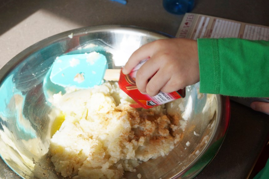 O was in charge of cinnamon.